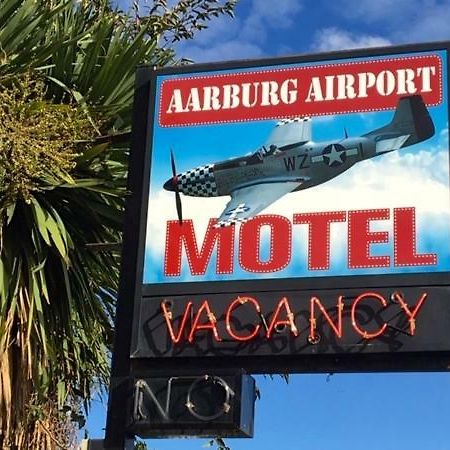 Aarburg Airport Motel Κράισττσερτς Εξωτερικό φωτογραφία